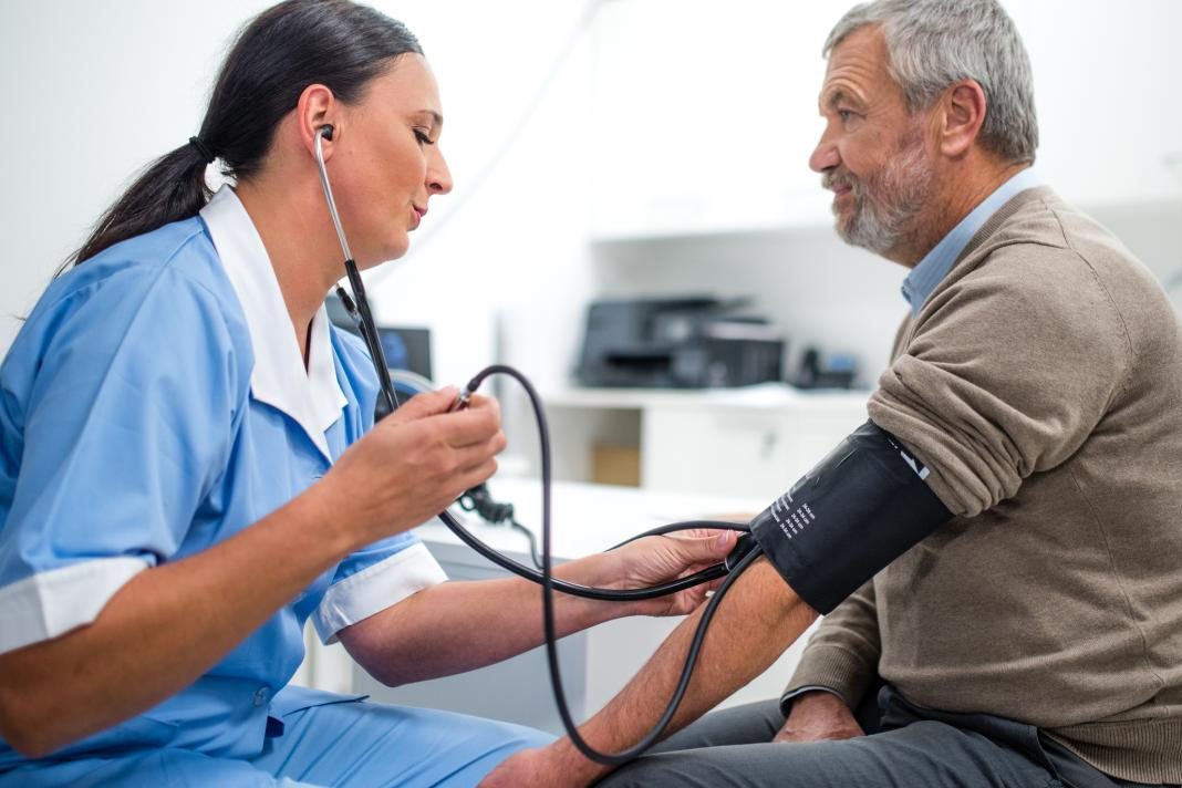 hipertenzija dobi visoki krvni tlak i crvenih krvnih stanica u mokraći